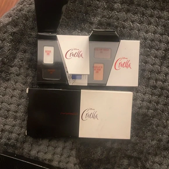 MAC Disney Cruella eyeshadow palette